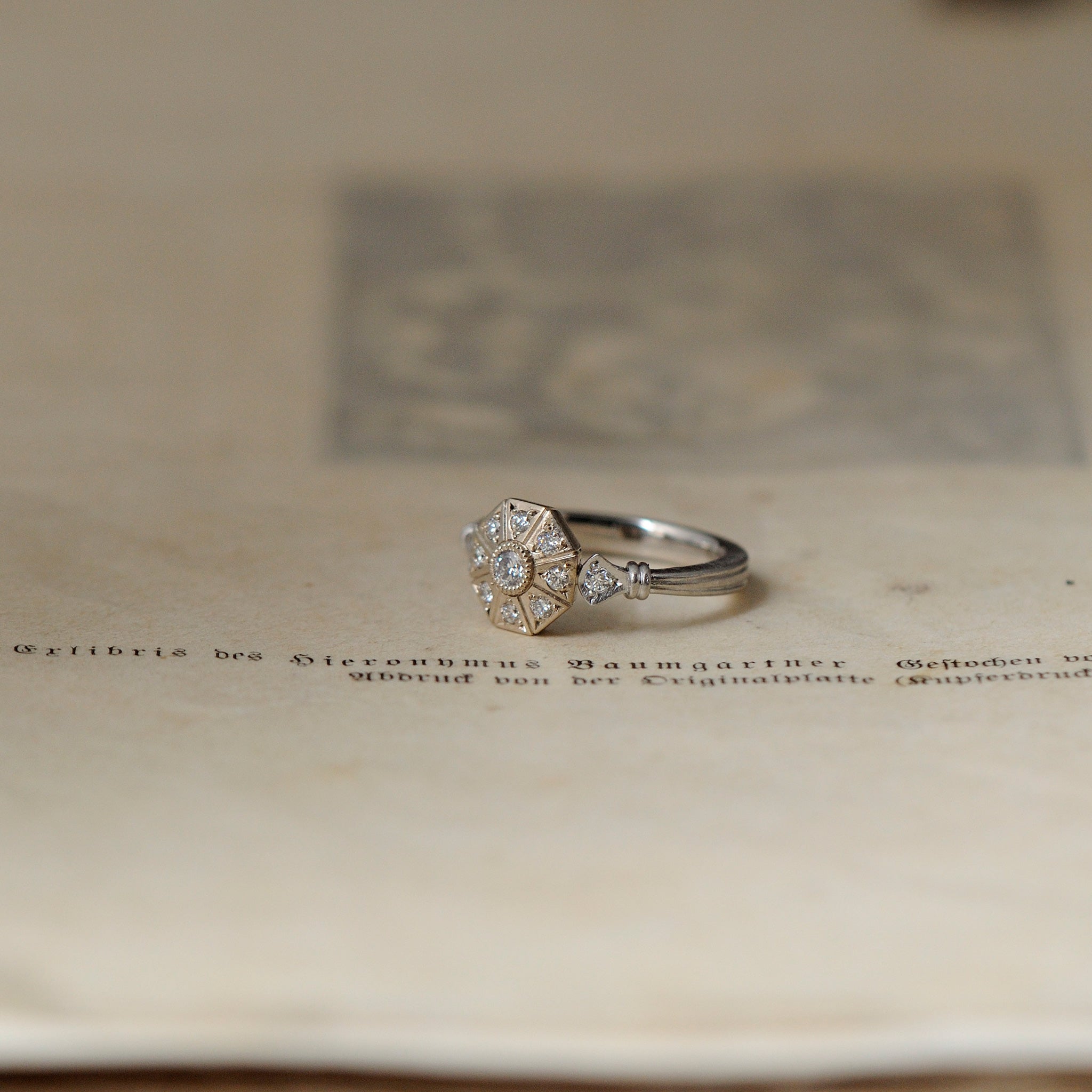 grace line Carousel pinky ring/カルーセルピンキーリング