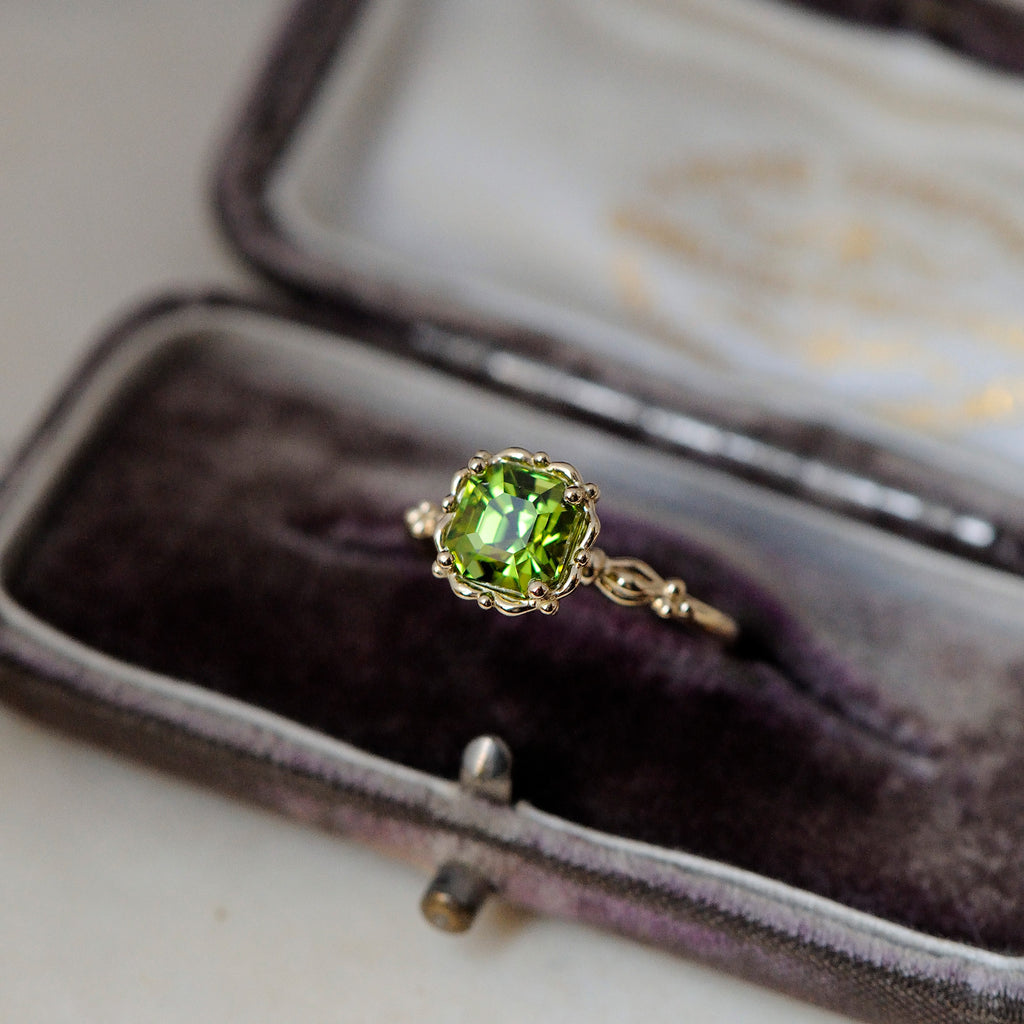 relax line puffsleeve ring　ペリドットリング