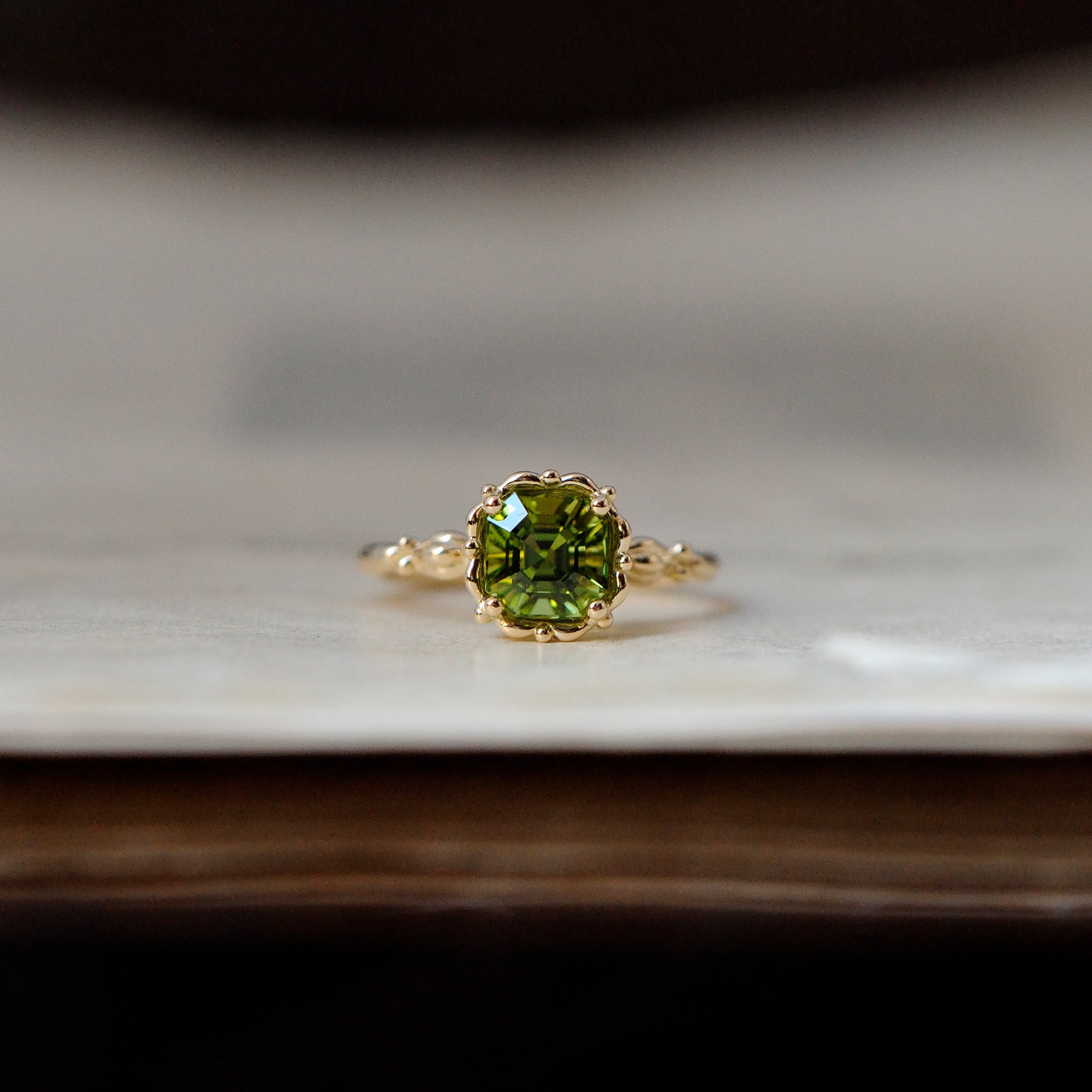 relax line puffsleeve ring　ペリドットリング