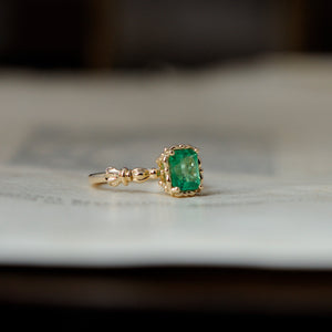 relax line puffsleeve cuffs ring　エメラルドリング