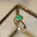relax line puffsleeve cuffs ring　エメラルドリング