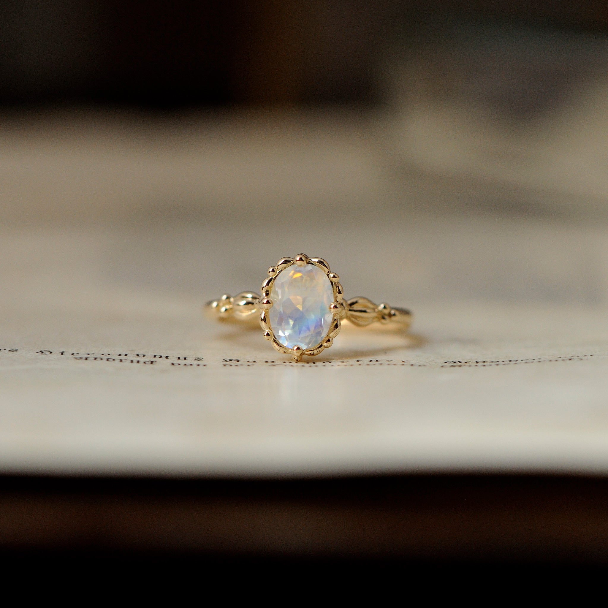 relax line puffsleeve ring　ムーンストーンリング