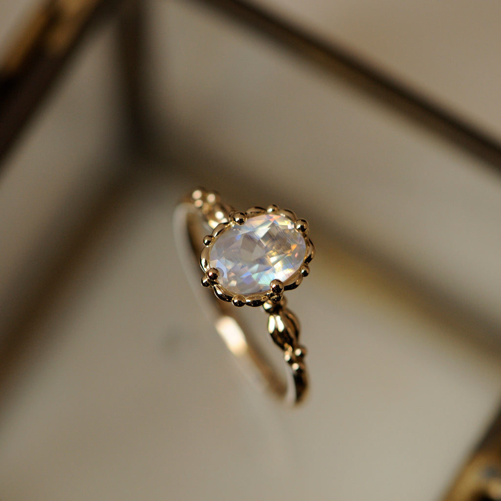 relax line puffsleeve ring　ムーンストーンリング