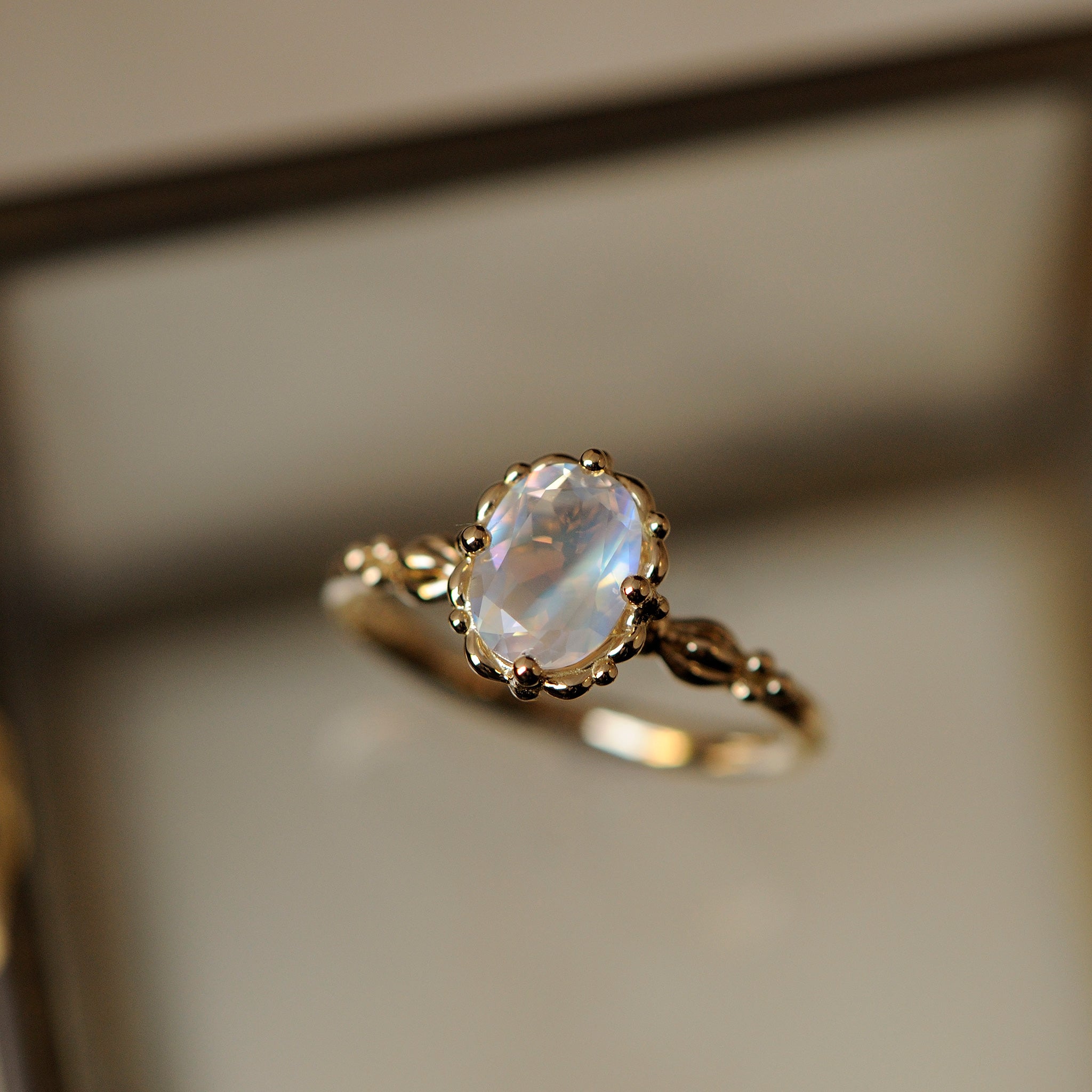 relax line puffsleeve ring　ムーンストーンリング