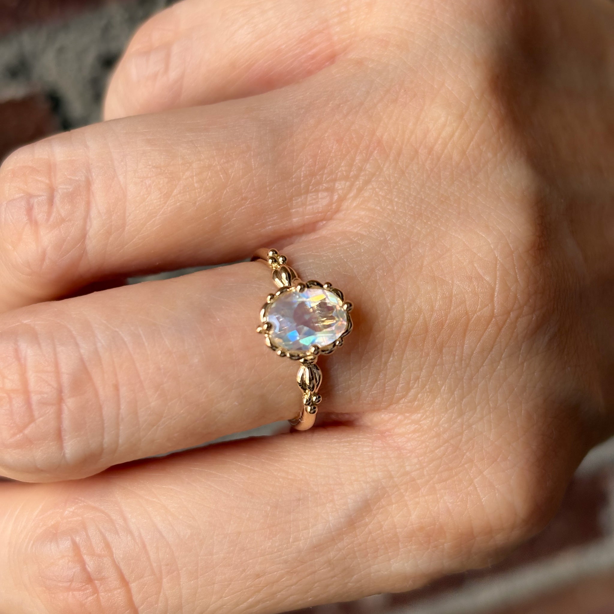 relax line puffsleeve ring　ムーンストーンリング