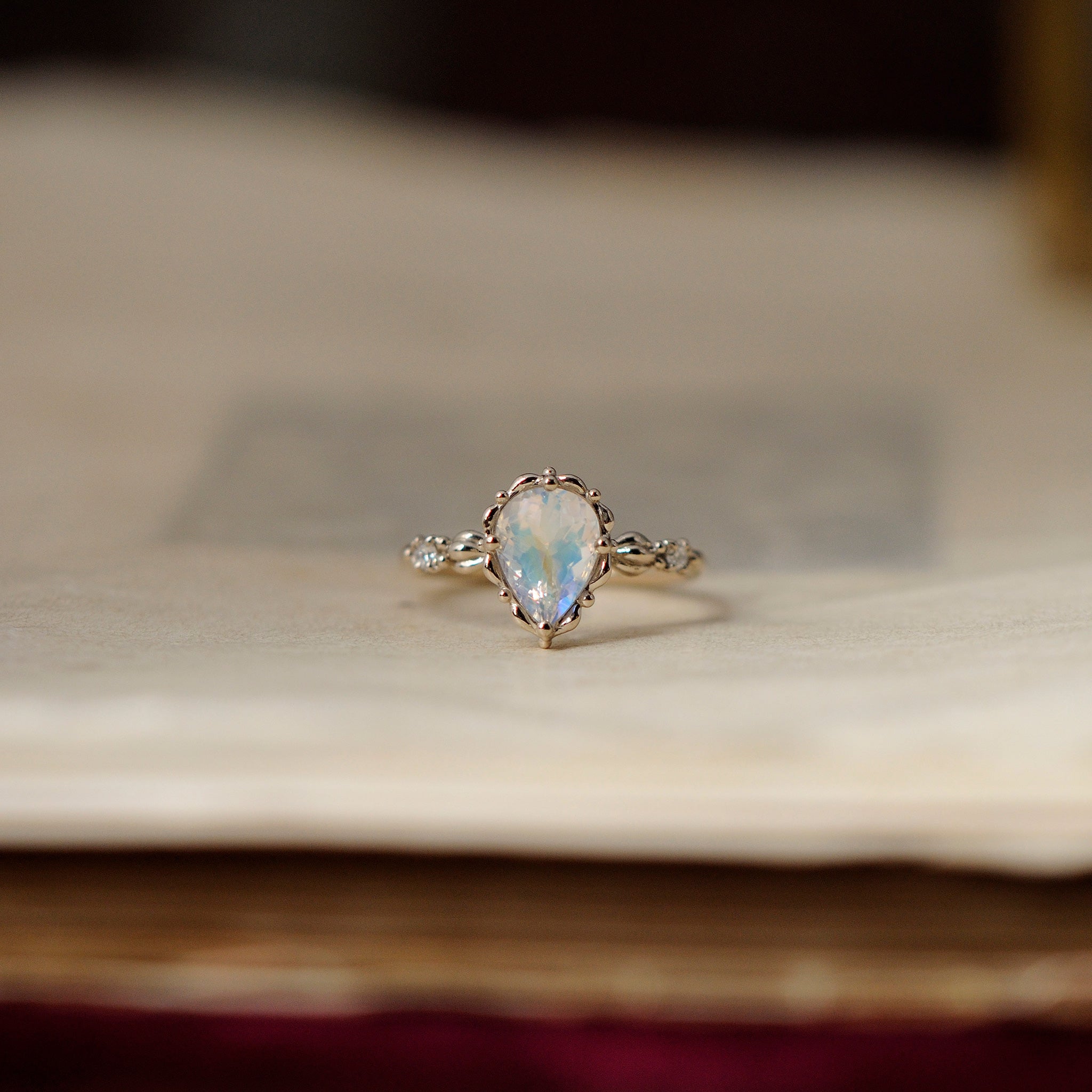 relax line puffsleeve ring