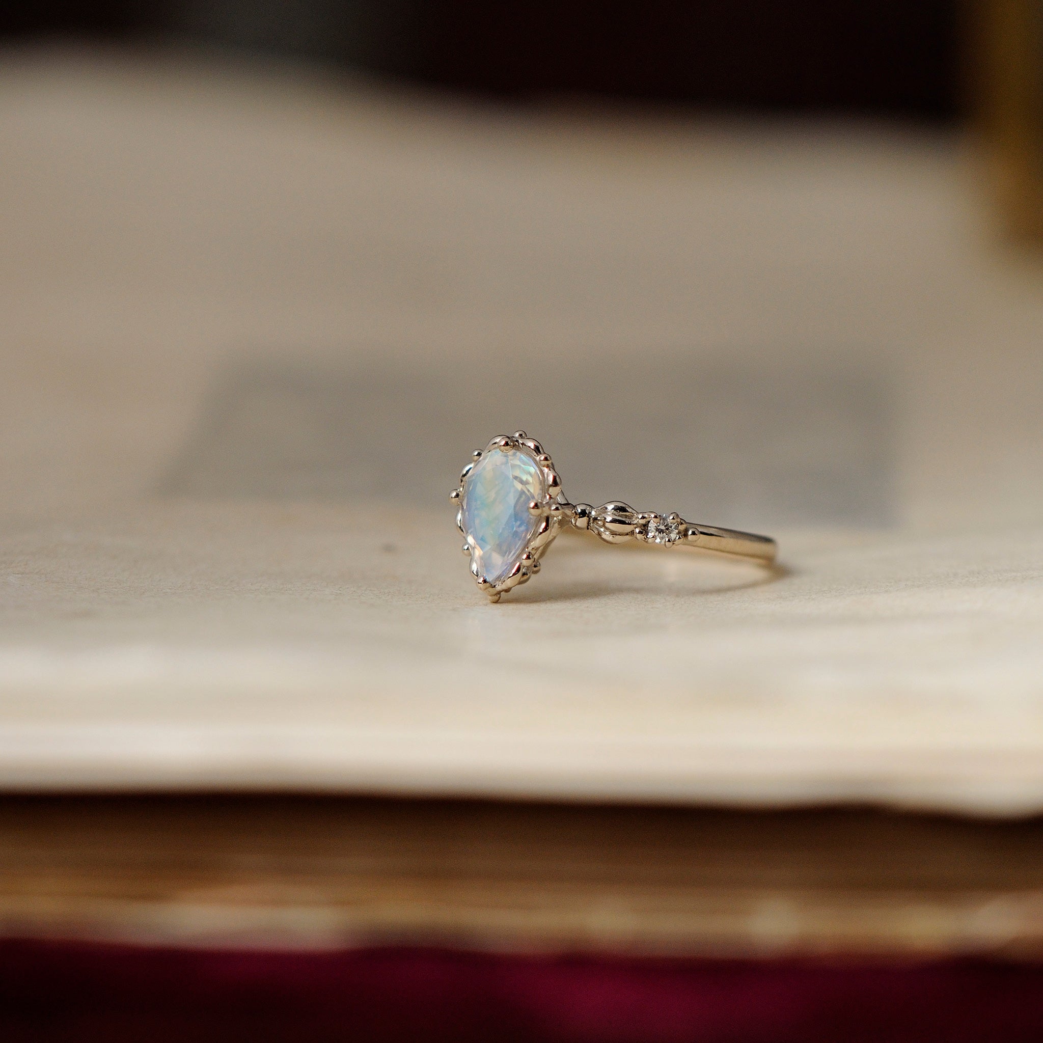 relax line puffsleeve ring