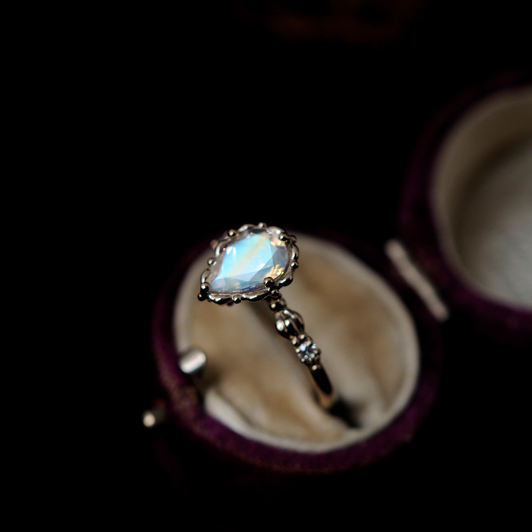 relax line puffsleeve ring