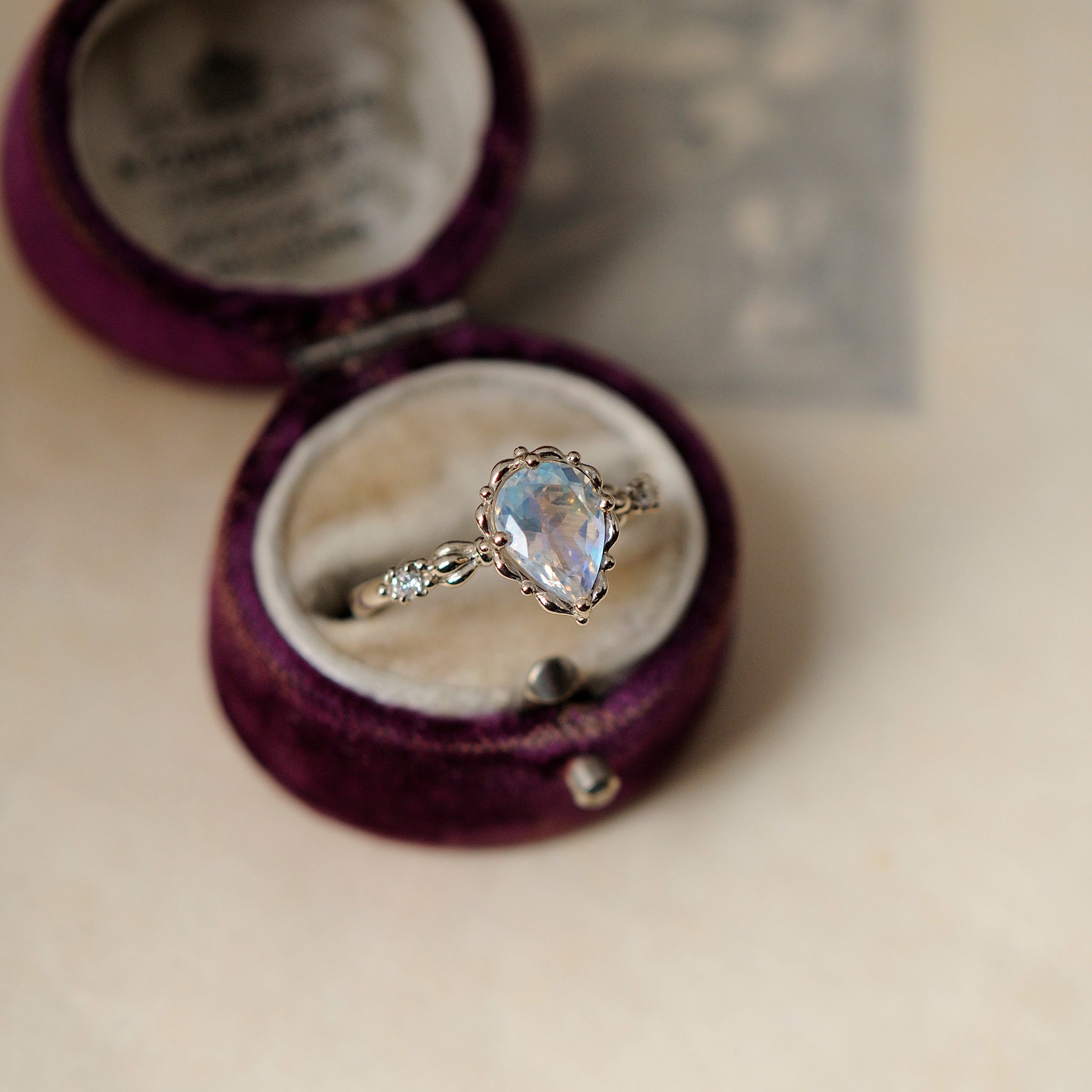 relax line puffsleeve ring