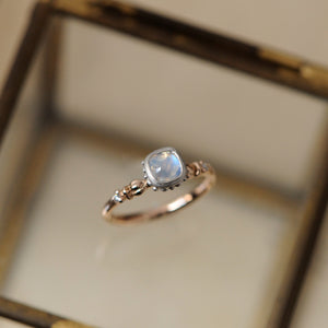 relax line puffsleeve ring　ムーンストーンリング