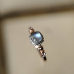 relax line puffsleeve ring　ムーンストーンリング