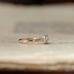 relax line puffsleeve ring　ムーンストーンリング