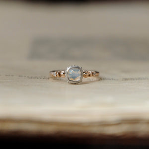 relax line puffsleeve ring　ムーンストーンリング