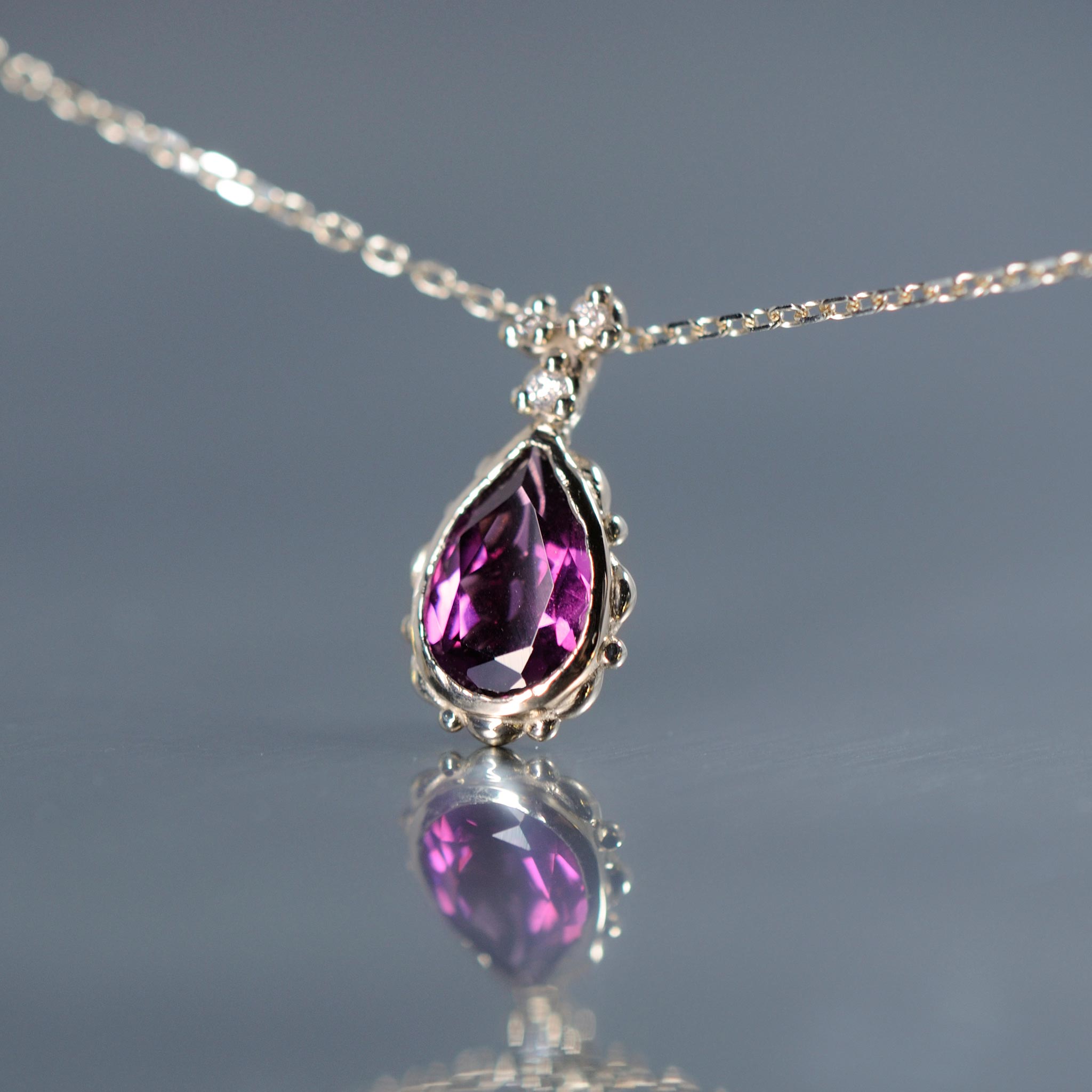 relax line Pendant　グレープガーネット×ダイアモンドペンダント