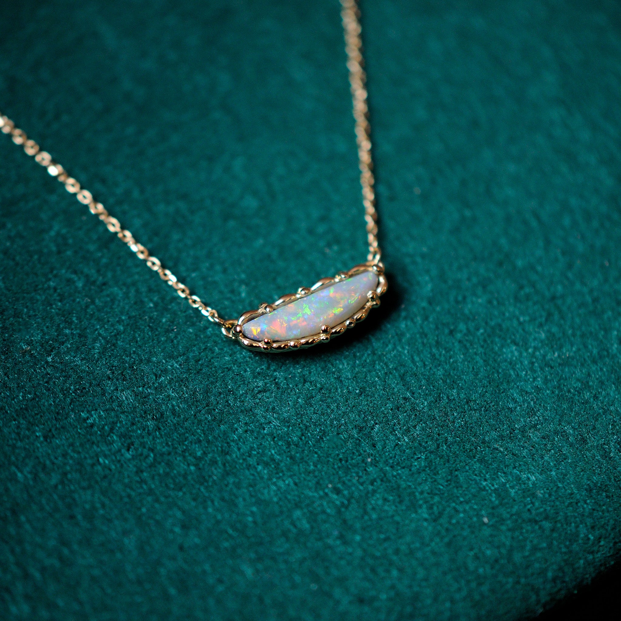 relax line pendant　セミブラックオパールペンダント