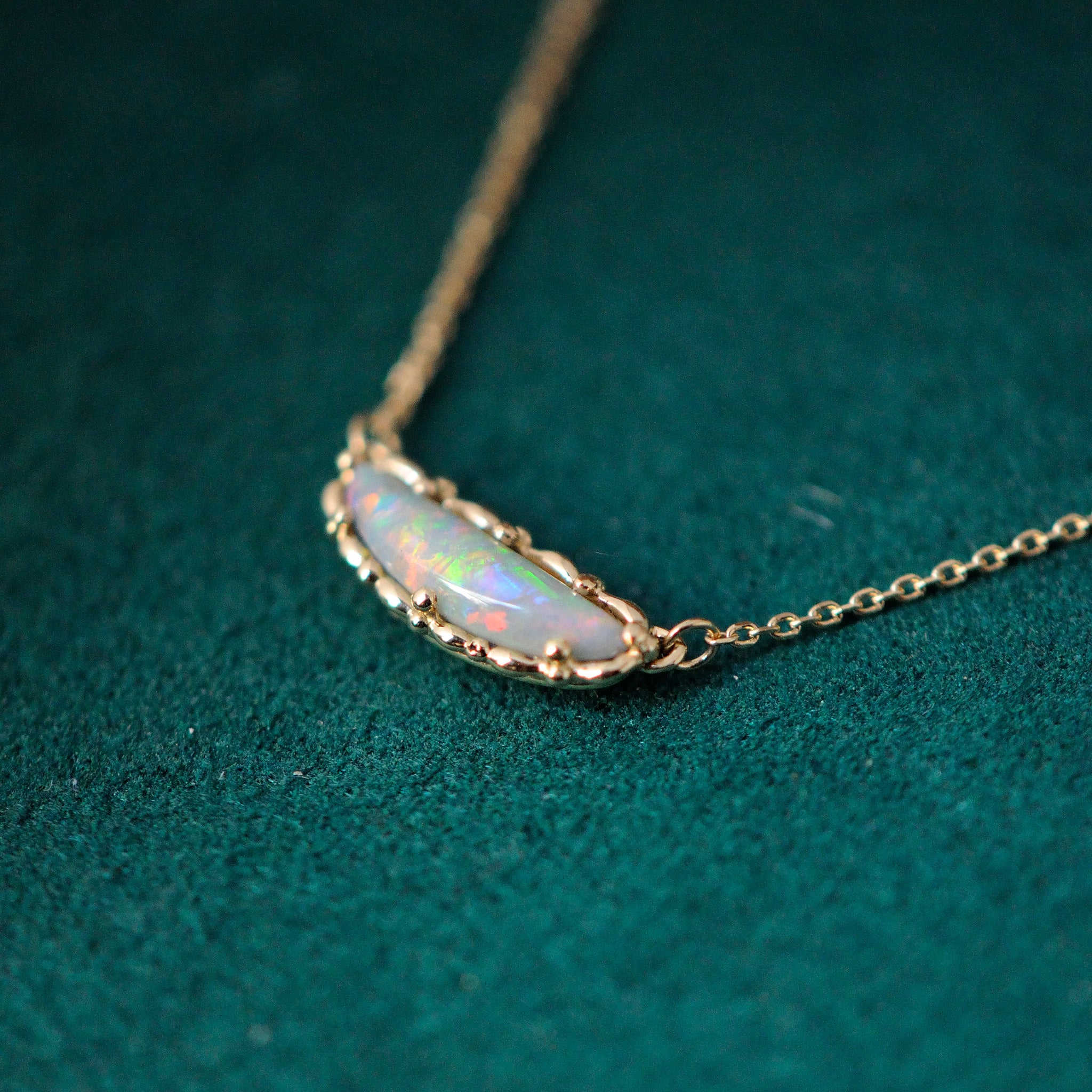 relax line pendant　セミブラックオパールペンダント