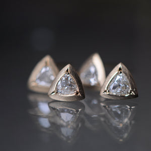 graceline　trilliant cut pierced earrings / 三角ピアス