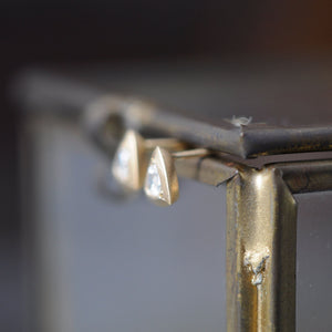 graceline　trilliant cut pierced earrings / 三角ピアス