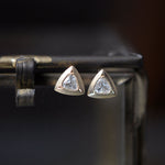 graceline　trilliant cut pierced earrings / 三角ピアス