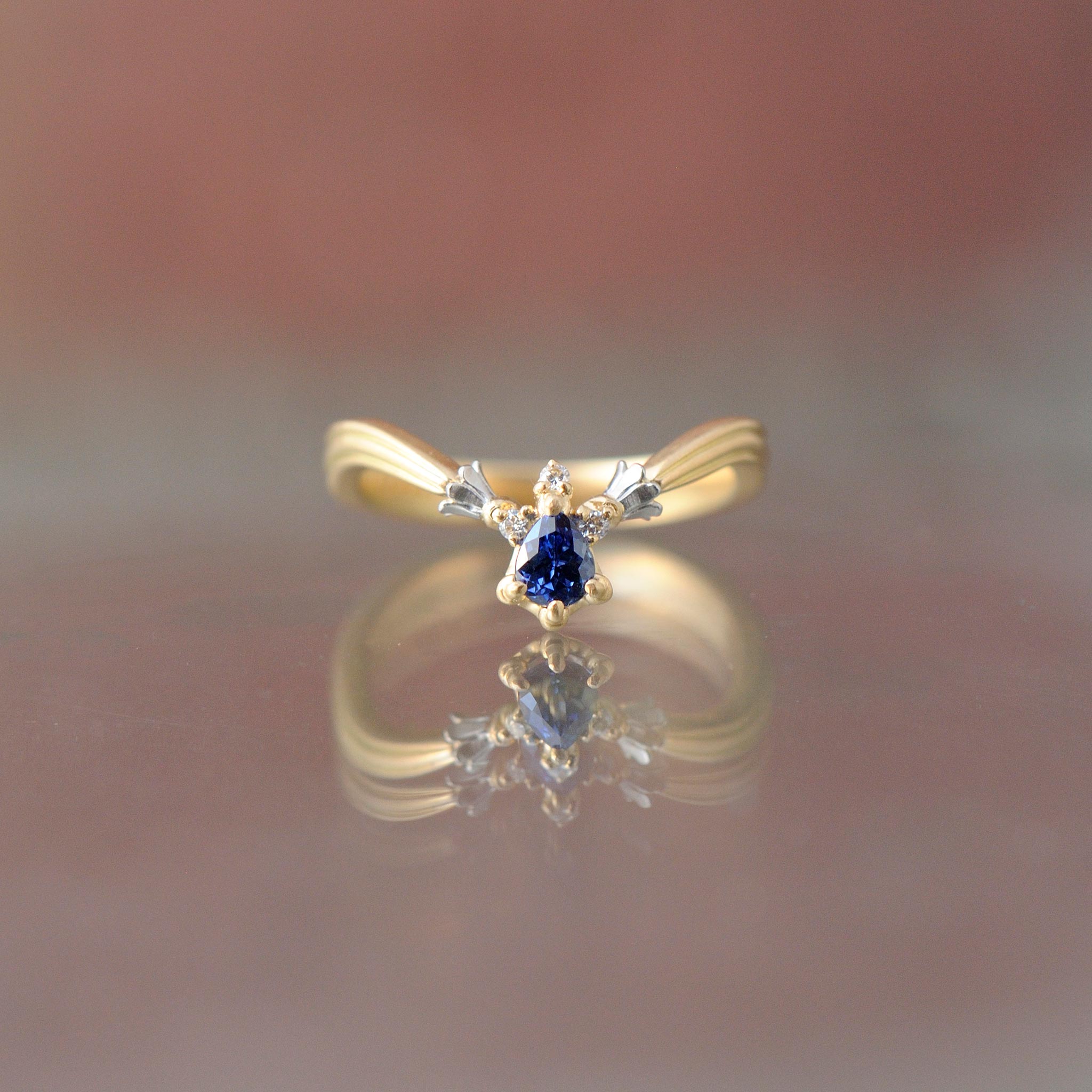 graceline　V shaped tiara ring sapphire/Vライン　ティアラリング