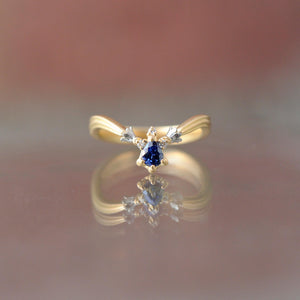 最先端 V graceline shaped ティアラ sapphire/Vライン ring tiara アクセサリー