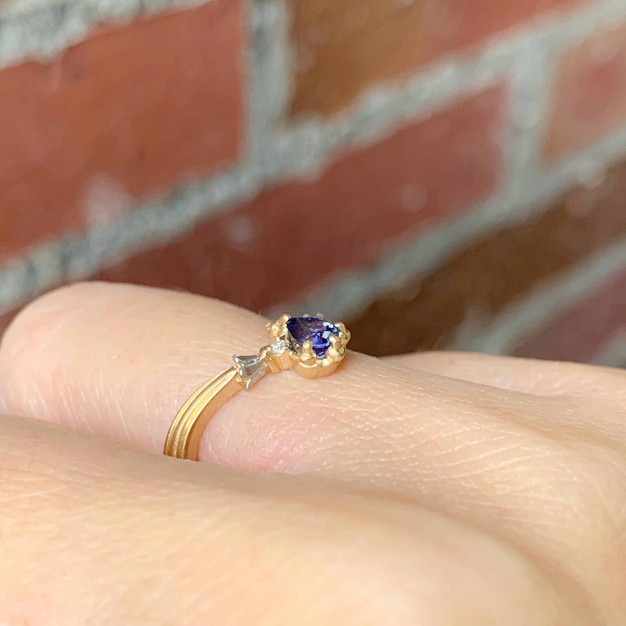 graceline　V shaped tiara ring sapphire/Vライン　ティアラリング